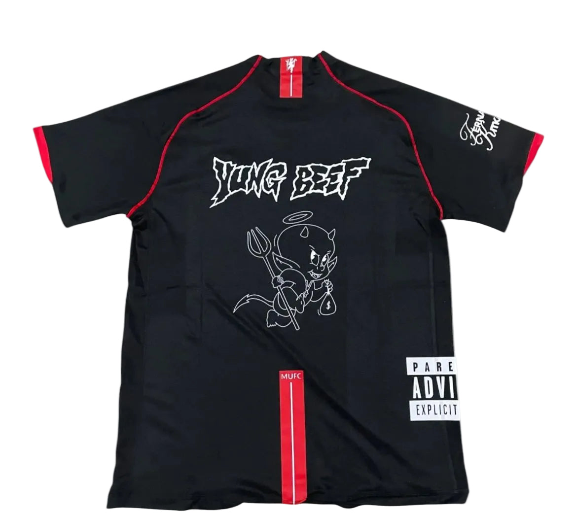 MANCHESTER UNITED x YUNG BEEF CAMISETA NEGRA