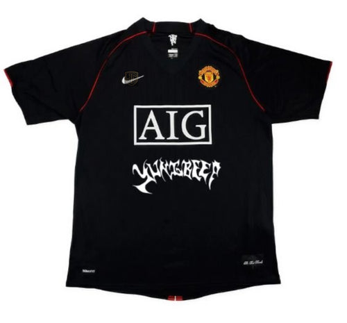 MANCHESTER UNITED x YUNG BEEF CAMISETA NEGRA
