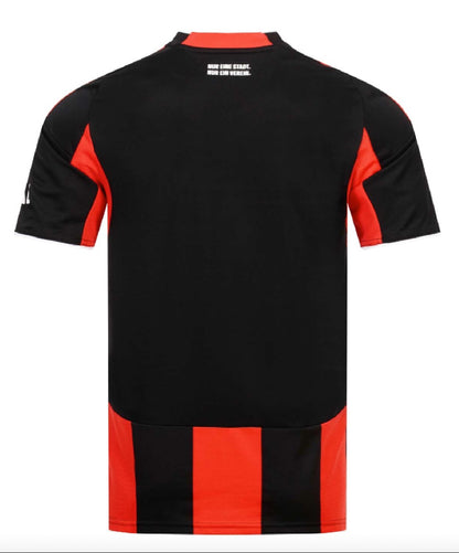 Kit domicile Eintracht Francfort 25-26