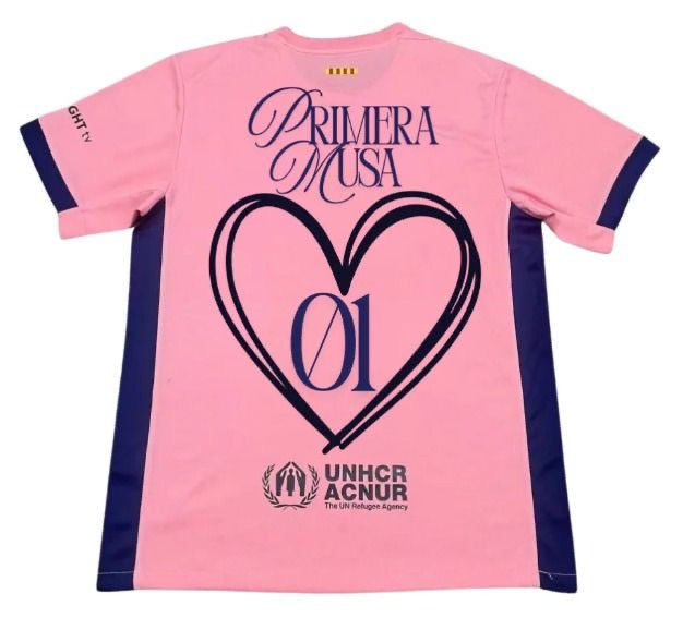 FC BARCELONA x OMAR COURTZ CAMISETA PRIMERA MUSA