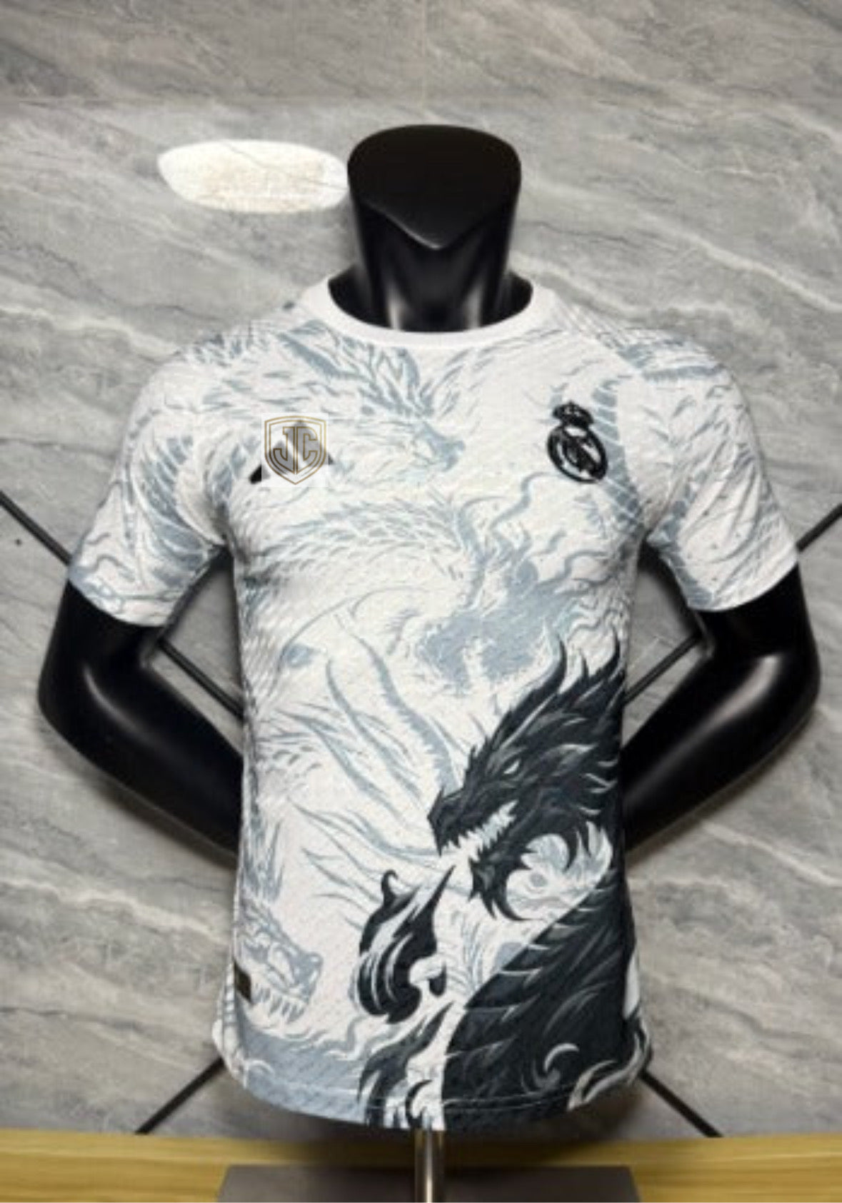 Real Madrid Special Edition Dragón Blanco